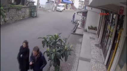 Zonguldak'ta Hasarlı Kaza Güvenlik Kamerasında