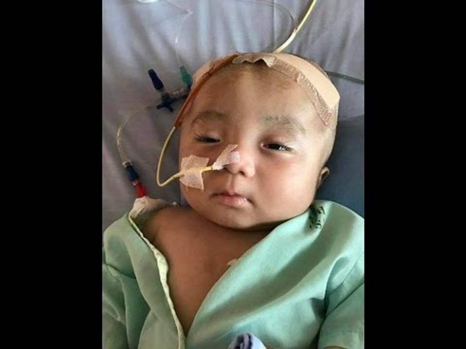 Bé trai bị não úng thủy nặng đã về đến chùa Vạn Đức: “Cầu mong kỳ tích xảy ra với Đức Lộc”