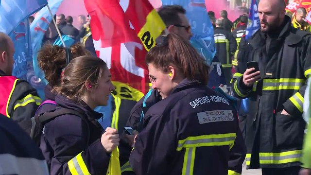 Les pompiers manifestent pour plus de moyens