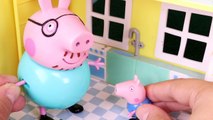 Peppa Pig va a la Piscina del Parque Acuatico de Playmobil - Juguetes de Peppa Pig