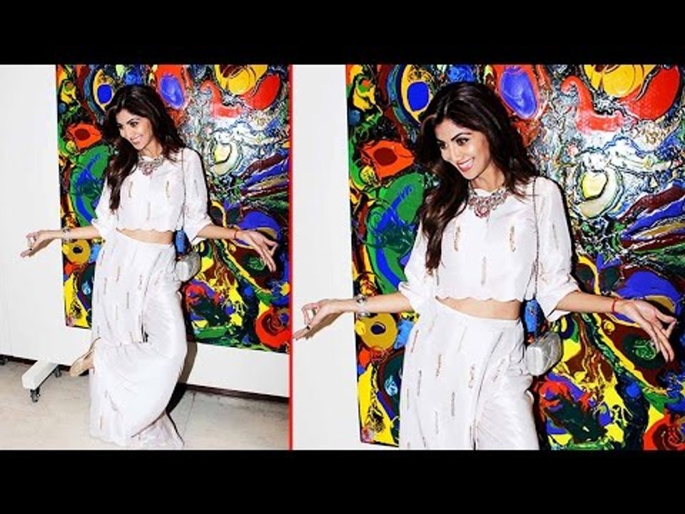 Shilpa Shetty looks stunning at abstract art painting exhibition; Watch Video | Boldsky