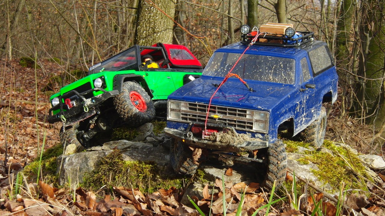 Zwei drecksäcke an der geröllhalde