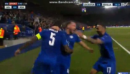 Video herunterladen: Wes Morgan GOAL Leicester City 1-0 Sevilla 14.03.2017