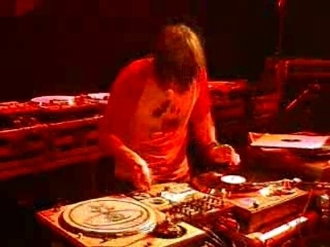 Vitalic ft Lil'mike des Birdy Nam Nam (Base d'Abesse)