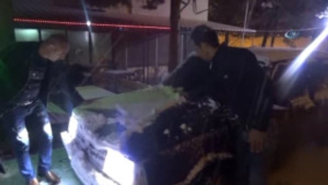 Erzincan'da Yağan Kar Şehri Beyaza Bürüdü