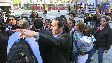 Los Angeles rallies around undocumented immigrant community