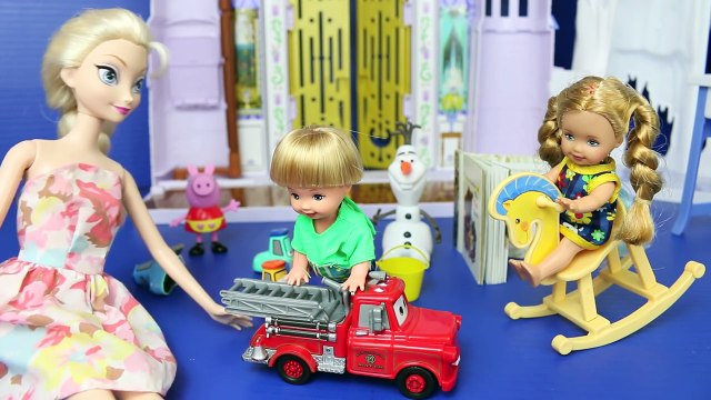 FIRE!!! Frozen Elsa Twins Powers Barbie Parody with Elsa Twins Snow Powers and Flames *| ,