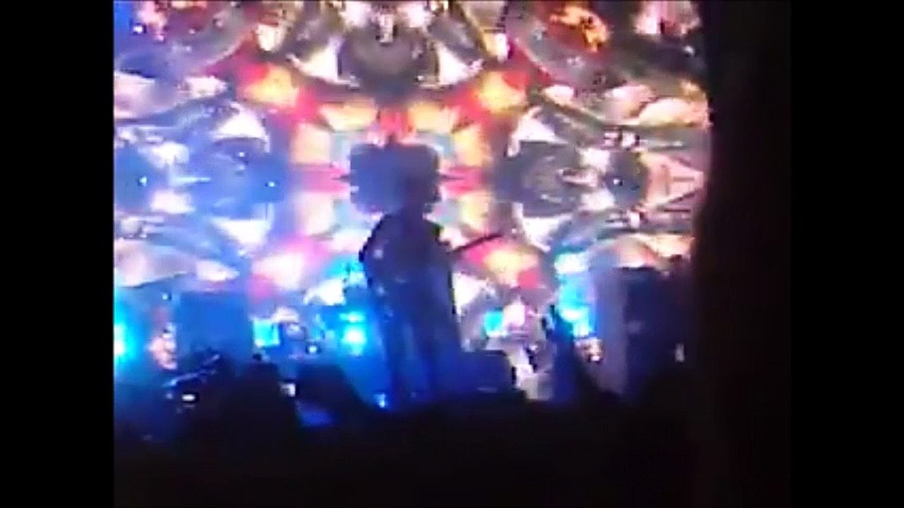 Muse - Invincible, Belfast Odyssey Arena, 11/04/2006