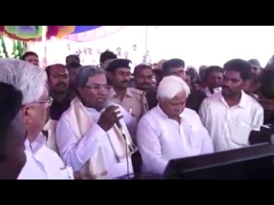 Siddaramaiah visits drought hit Gadag district