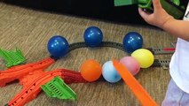 Шар popping Показать Томас и друзья сюрприз, воздушные шарики учим цвета и счет образования