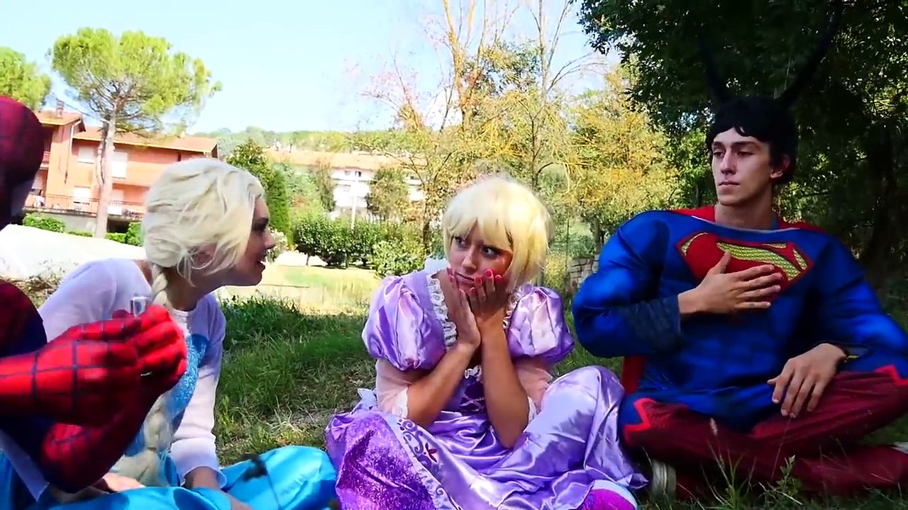 BABY FROZEN ELSA + SPIDER-MAN VS BAD JOKER KIDNAPPED BABIES! SUPERGIRL, Catwoman, Police,