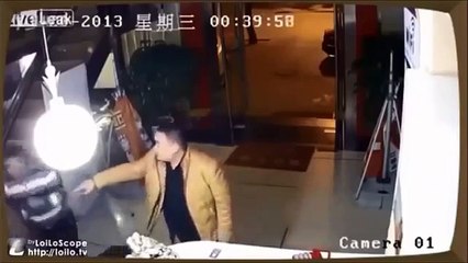 【閲覧注意】チンピラが店に怒鳴り込み、店員がとんでもないことに・・