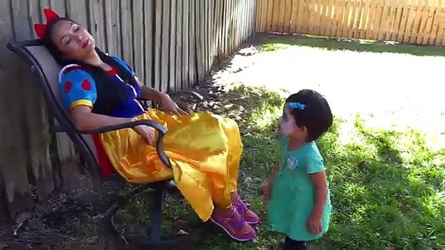 Spiderman & Elsa babysit snow white baby! w/ Ariel mermaid, Catwoman, Joker funny video