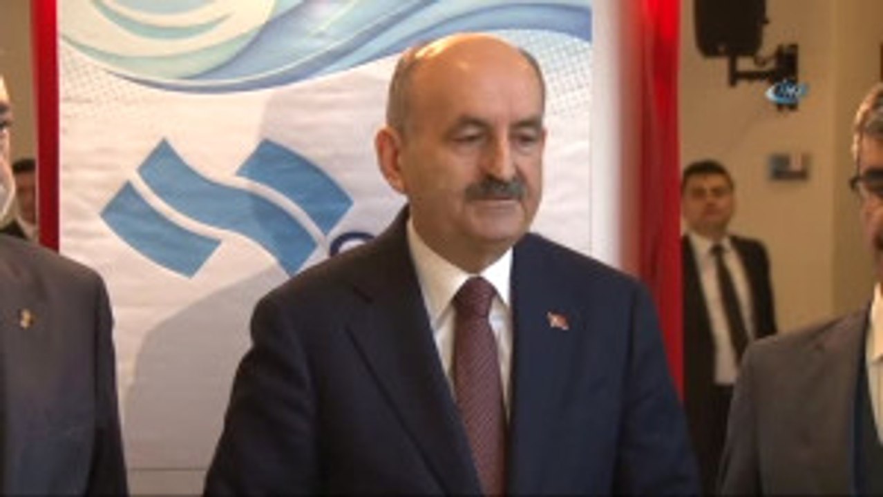 Çalışma ve Sosyal Güvenlik Bakanı Müezzinoğlu: "2016'da Hedeflediğimiz 900 Bin İstihdamın 400...
