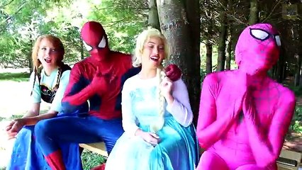 Скачать видео: Spiderman & Frozen Elsa TONGUE TWIST! w/ Maleficent Joker Pink Spidergirl Anna! Superhero