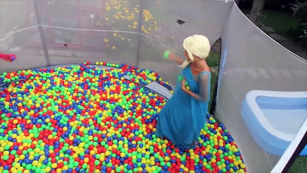 Pregnant Frozen Elsa Rapunzel CRYING BABIES w Angry Baby Joker Spiderman Stop Motion Super