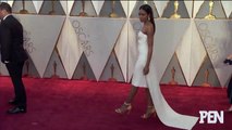 Moonlight's Naomie Harris Takes Oscars Red Carpet Risk With Short Dress _ PEN _ Entertitled