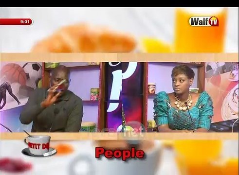 Agression de Lissa de un café avec...les animateurs de petit déj crient leur mécontentement