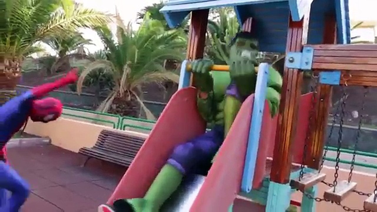 Плохо ванная Битва мультфильм килектор жизнь реальная человек-паук супергерой тем против Женщина задаваться вопросом