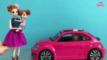 Grocery Shopping! Elsa & Anna kids shop at Barbie's Grocery Store  Barbie Car  Candy Haul Dis