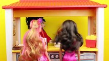 FROZEN ELSA Turns Into a MONSTER HIGH Doll! DisneyCarToys Spiderman at Burger King Barbie Restaurant