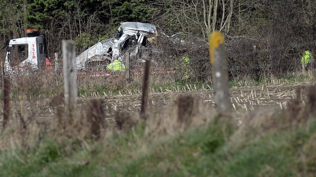 Une voiture sous un train à Masnuy (Jurbise) cause une victime. Vidéo Eric Ghislain