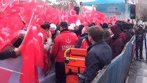 Tören Alanında Cumhurbaşkanı Erdoğan'ı Bekleyen Vatandaşlardan Biri Fenalaştı