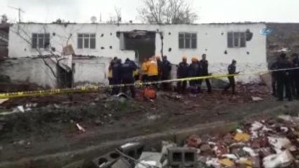 Suriyeli Aile Göçük Altında Kaldı: 1 Ölü