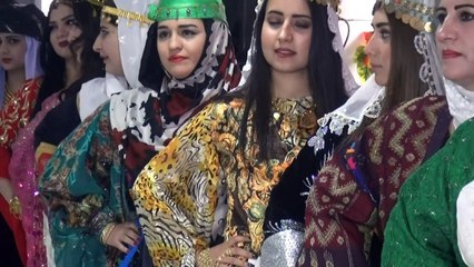 أزياء كردية تقليدية تعتلي منصات العرض للمرة الأولى في سوريا