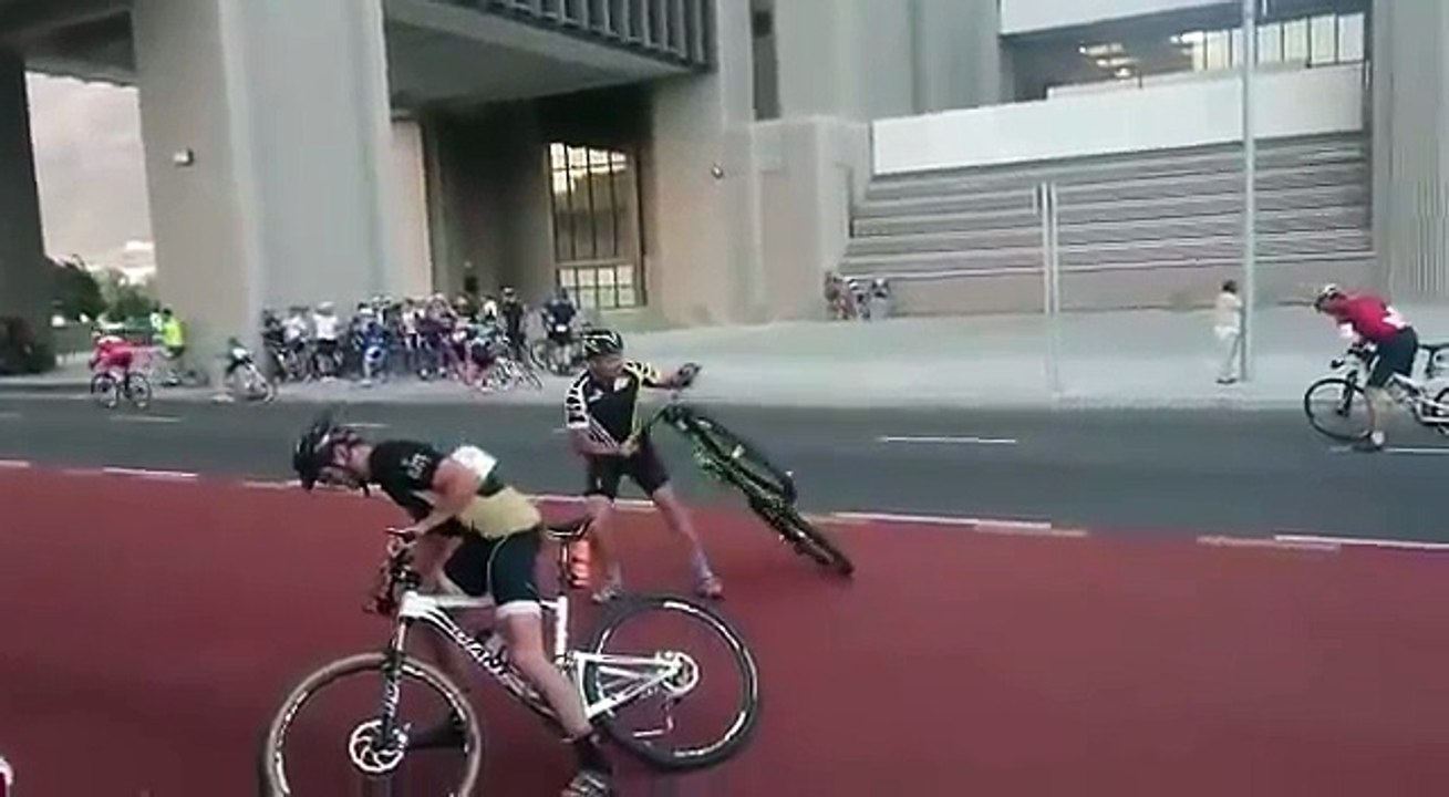¡Fuertes vientos impiden avanzar a ciclistas!
