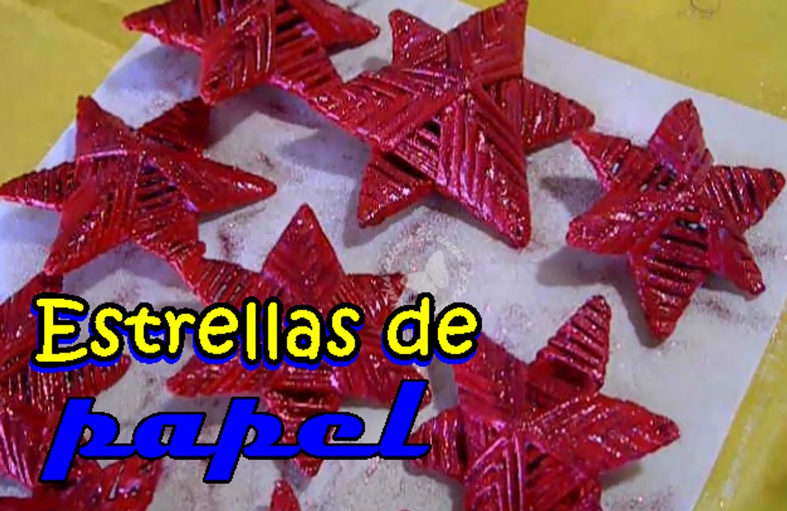 Estrellas navideñas con tubos de papel de periódico
