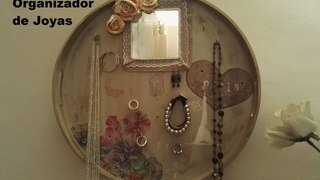 Organizador de joyas de pared con una bandeja DIY