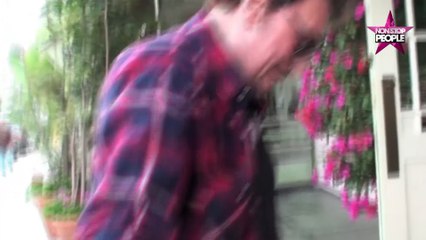 Johnny Hallyday atteint d’un cancer : Sa belle déclaration d’amour à Laeticia sur Twitter (vidéo)