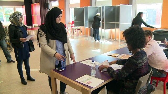 Muslim voters flock to polls for the Dutch election