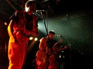 ALERTE ROUGE extrait de "TOUTES LES BOMBES" - sept 2007