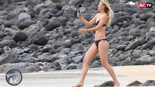 Maria Sharapova announces her autobiography with these sexy photos!