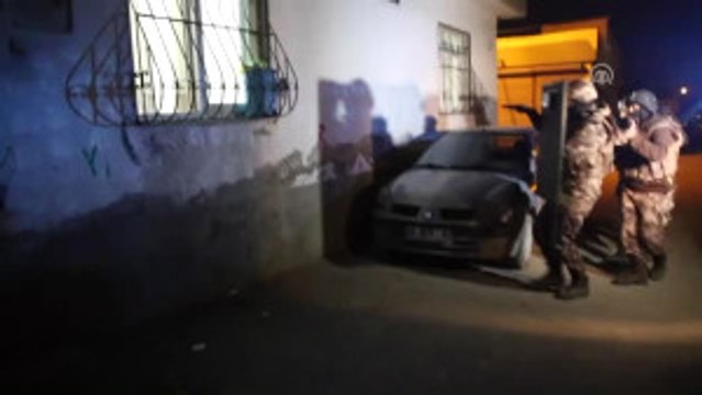 Terör Örgütü Pkk/kck'ya Yönelik Operasyonda 8'i Kadın 36 Kişi Gözaltına Alındı