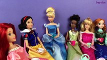 Disney Princess Dolls Playing - Face Painting Fun! Frozen Dolls Videos, Elsa And Anna.