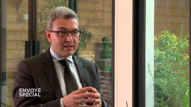 Envoyé spécial : les hommes de l'ombre de Marine Le Pen pointés par un ex-conseiller