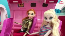 Airplane! Elsa & Anna board Barbie's Glam Jet! Frozen Dolls go on Vacation! Aeroplane Adventure!-CRP