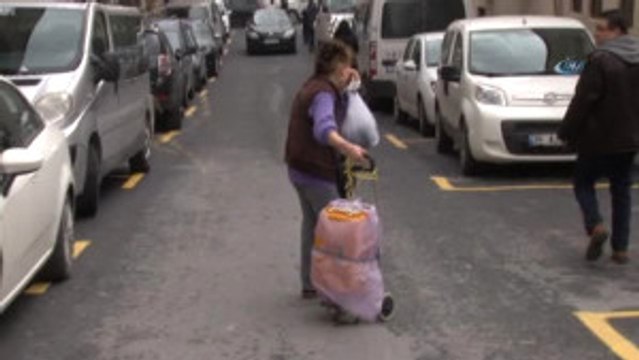 Boynunda Tümör Çıkan Kedisi İçin Gözyaşlarına Boğuldu