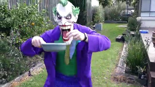 Человек-Паук Против Плохой Мальчик Джокер Мальчик Против Зомби Эльза Против Венома! Дети Реальной Жизни Супергероя Видео!