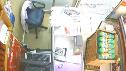 Sadaka Kutusu Hırsızlığı Kamerada