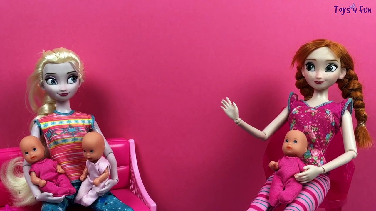 Frozen Elsa and Anna Dolls Makeover! Frozen Hairstyle and Dress Up. Disney Princes