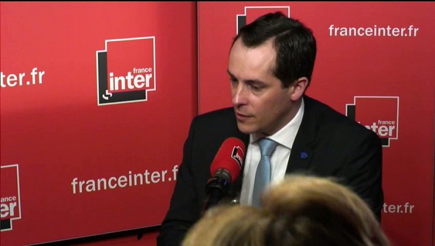 Nicolas Bay répond aux questions de Patrick Cohen