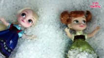 Elsa and Anna Toddlers Playing in the Snow! Do you wanna build a Snow Man   Frozen Surprise Eggs-hF
