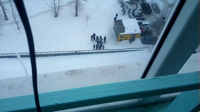 Comment stopper une bagarre entre lycéens en bas de ton immeuble...