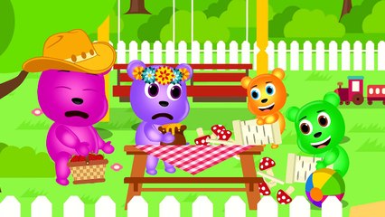 Download Video: Mega Gummy bear crying crashed his car finger family Rhyme for Kids | Gummy bear crying Ic