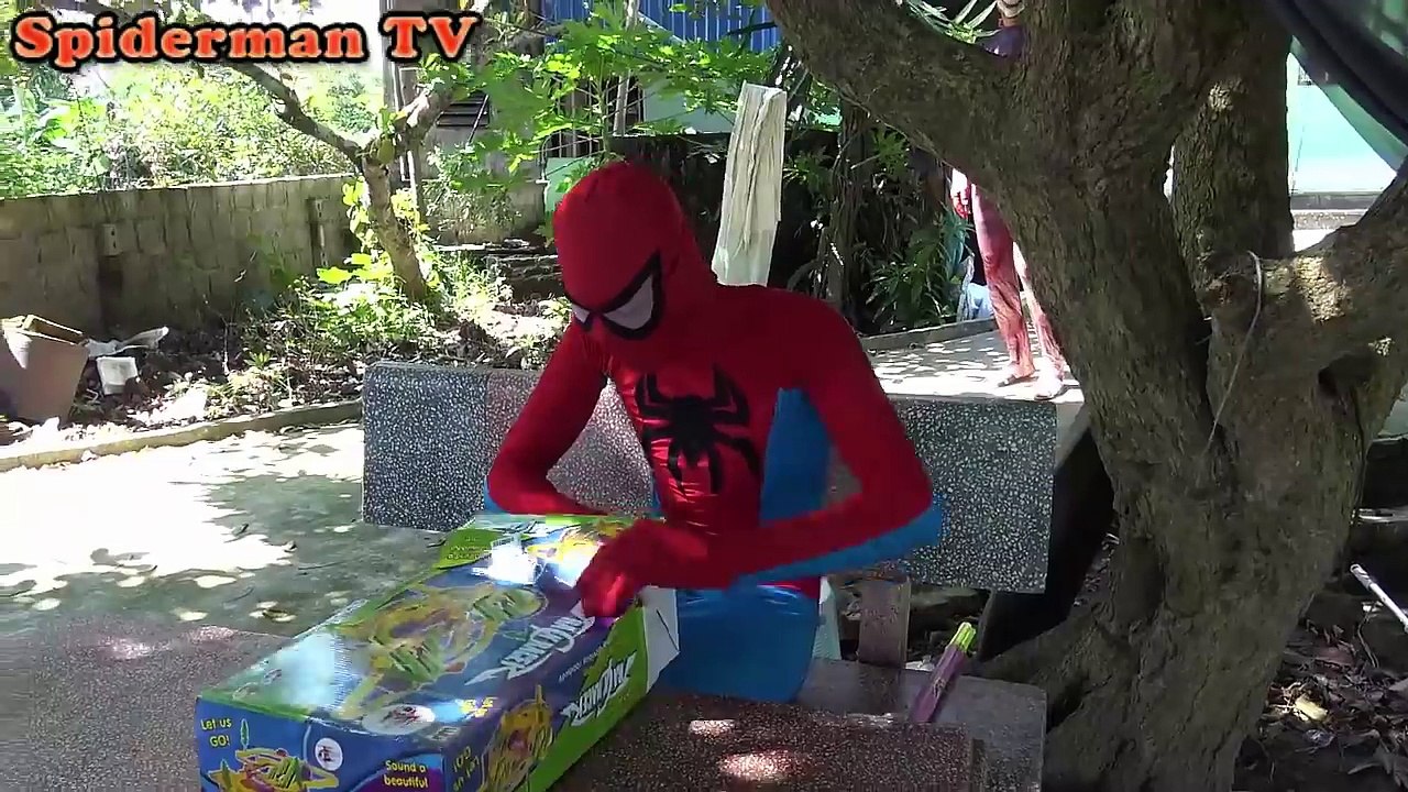 Reaper vs Spiderman vs Elsa sword battle Pinks SpiderGirl Fun Superheroes movie in real li