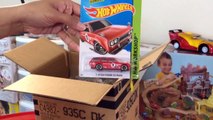 Toy Cars - Hot Wheels Case Unboxing - new Hot Wheels E Case Worldwide Treasure Hunt Famil